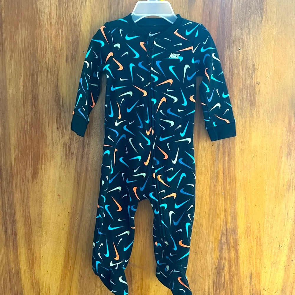 Nike zip up pajamas 9 months